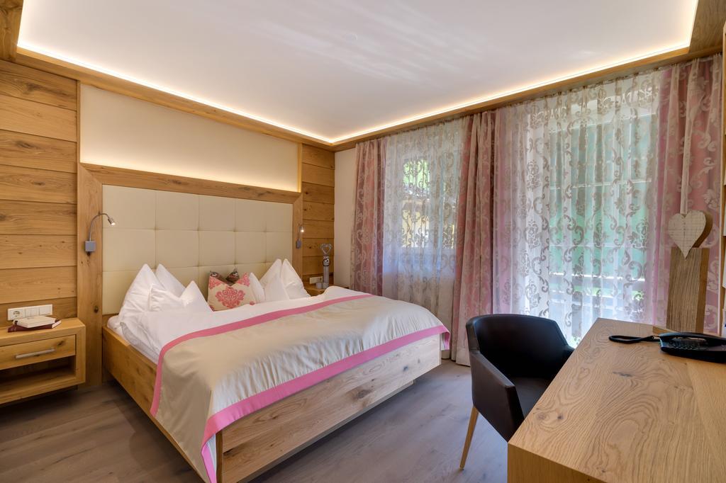 Hotel Fischerwirt Natur Waldspa ファイステナウ 部屋 写真