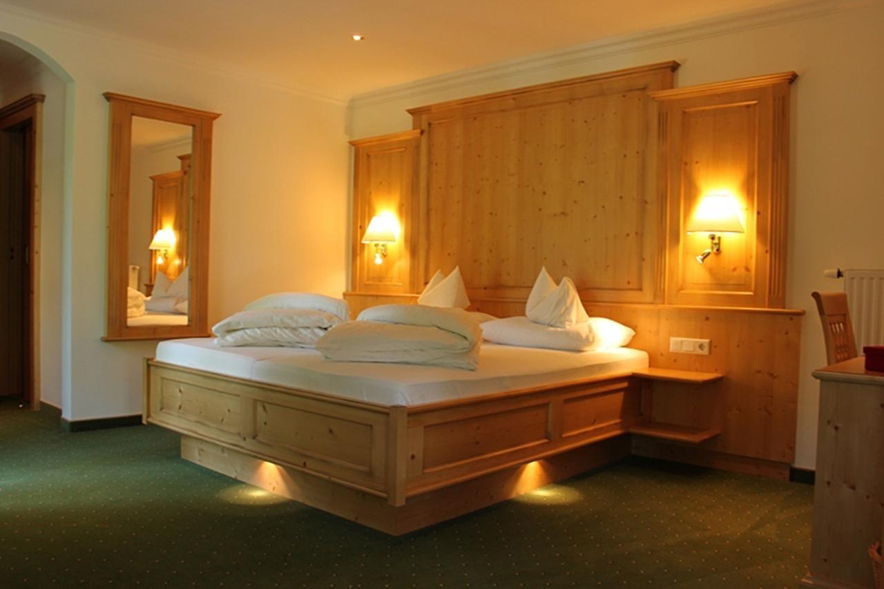 Hotel Fischerwirt Natur Waldspa ファイステナウ エクステリア 写真